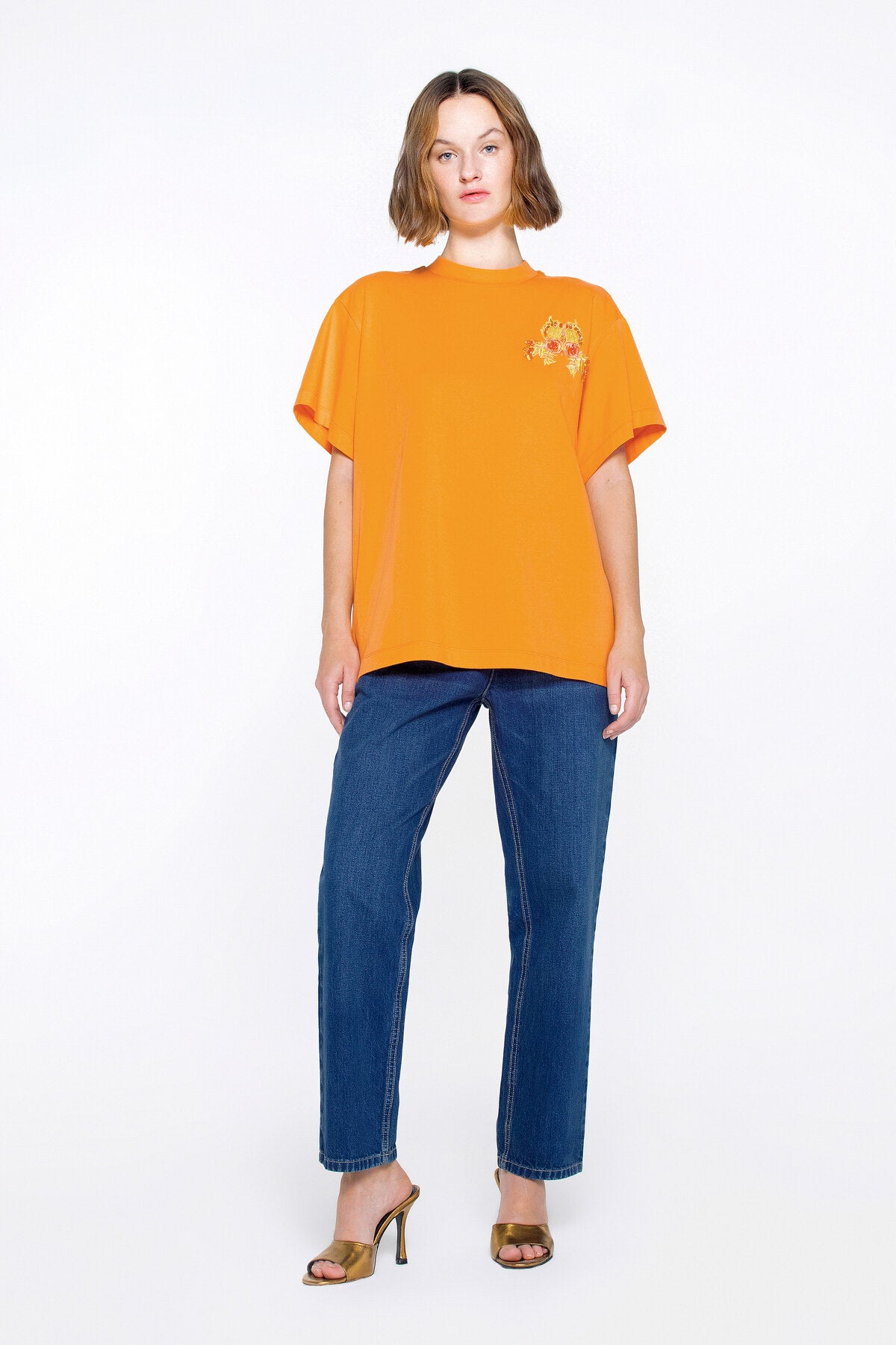 Aplike Nakış Detaylı Basic T-shirt