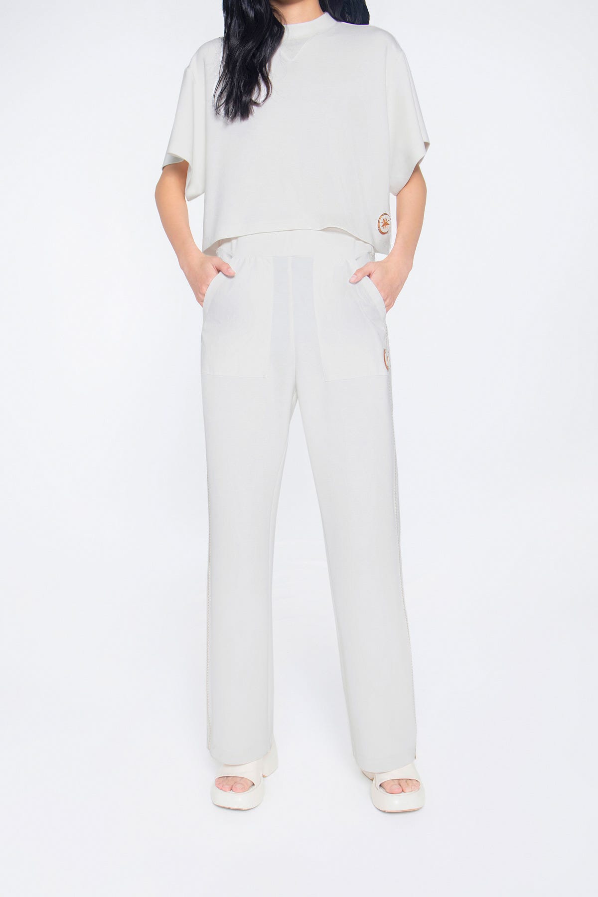 Yanlar Zikzak Dikiş Süslemeli Paçadan Fermuarlı Eşofman Altı