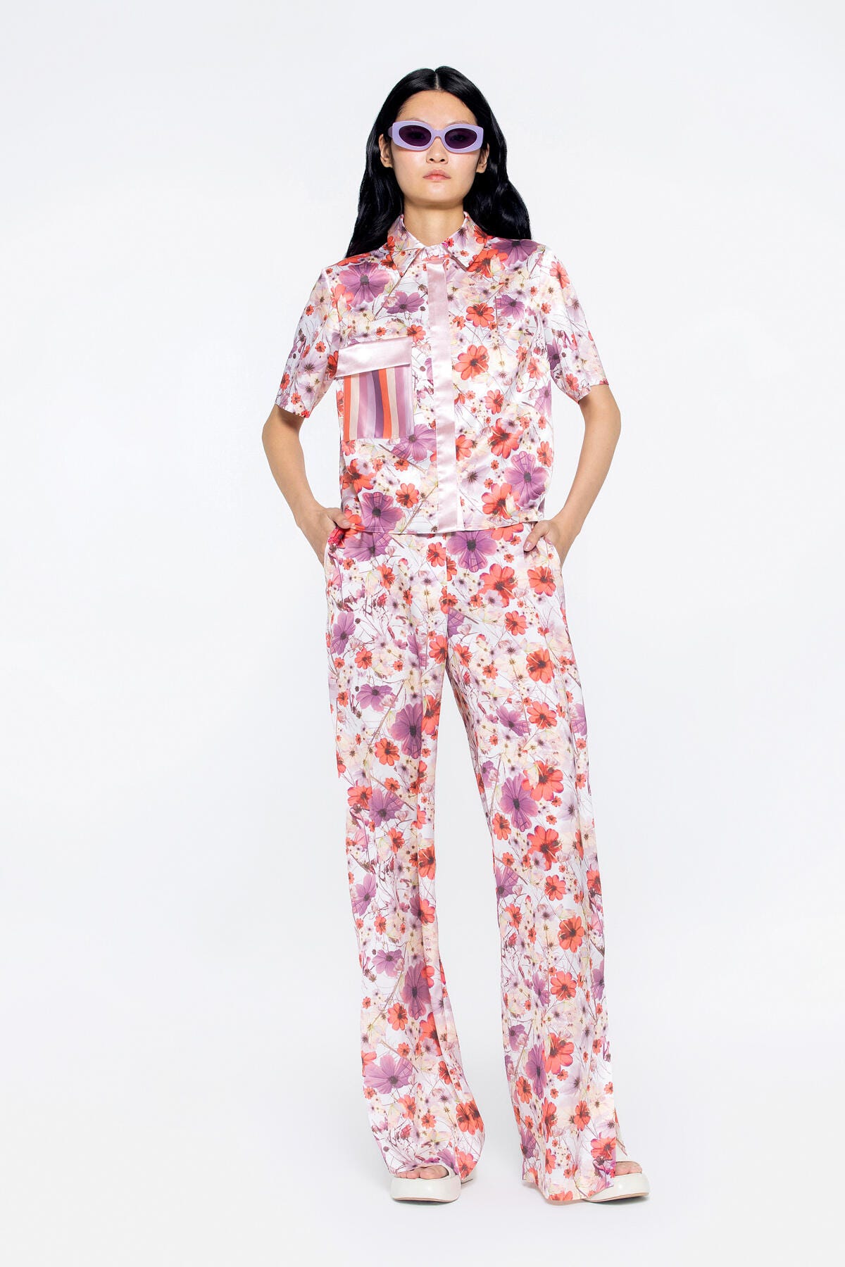 Paça Yırtmaçlı Özel Çiçek Desenli Bol Paça Pantolon