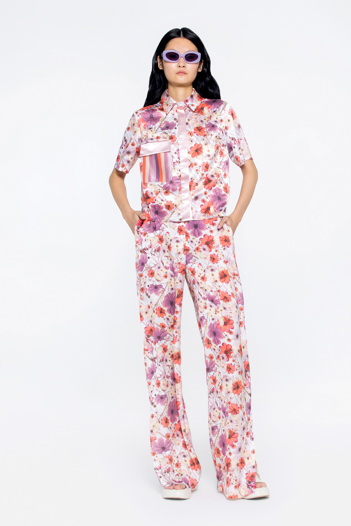 Paça Yırtmaçlı Özel Çiçek Desenli Bol Paça Pantolon