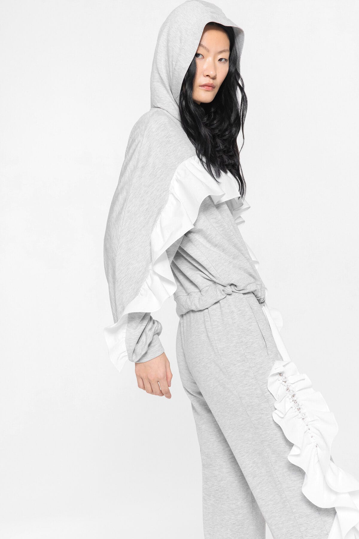 Fırfır Detaylı Etek Ucu Bağlanabilir Kapşonlu Ceket