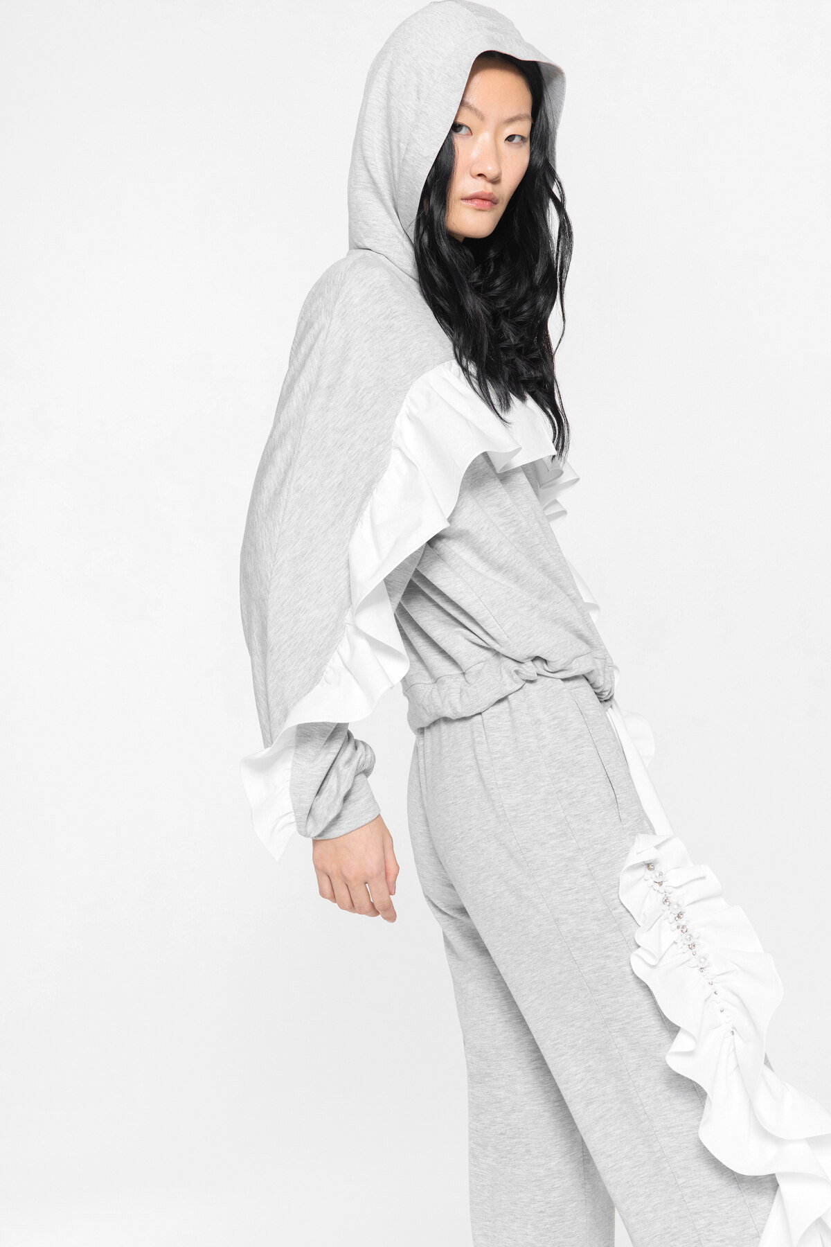 Fırfır Detaylı Etek Ucu Bağlanabilir Kapşonlu Ceket