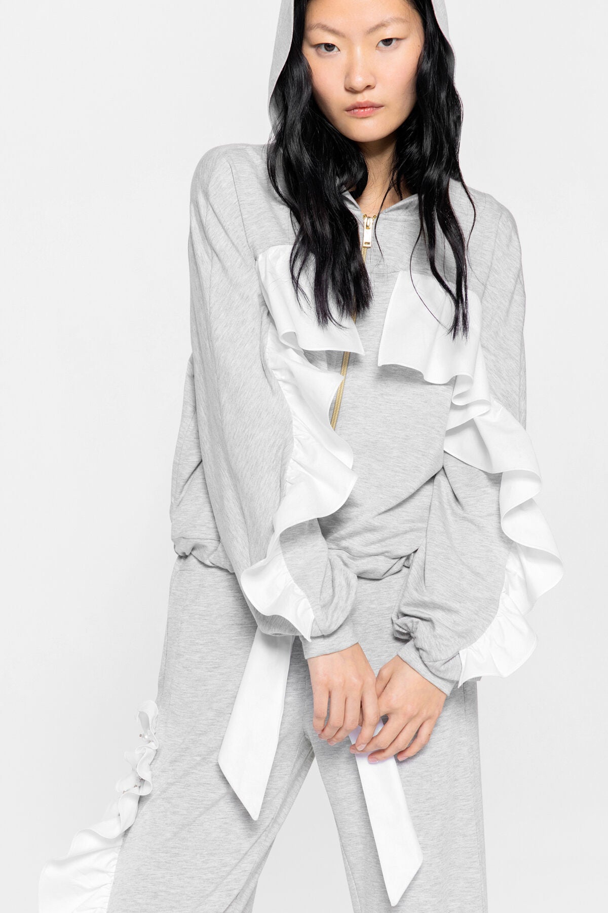 Fırfır Detaylı Etek Ucu Bağlanabilir Kapşonlu Ceket