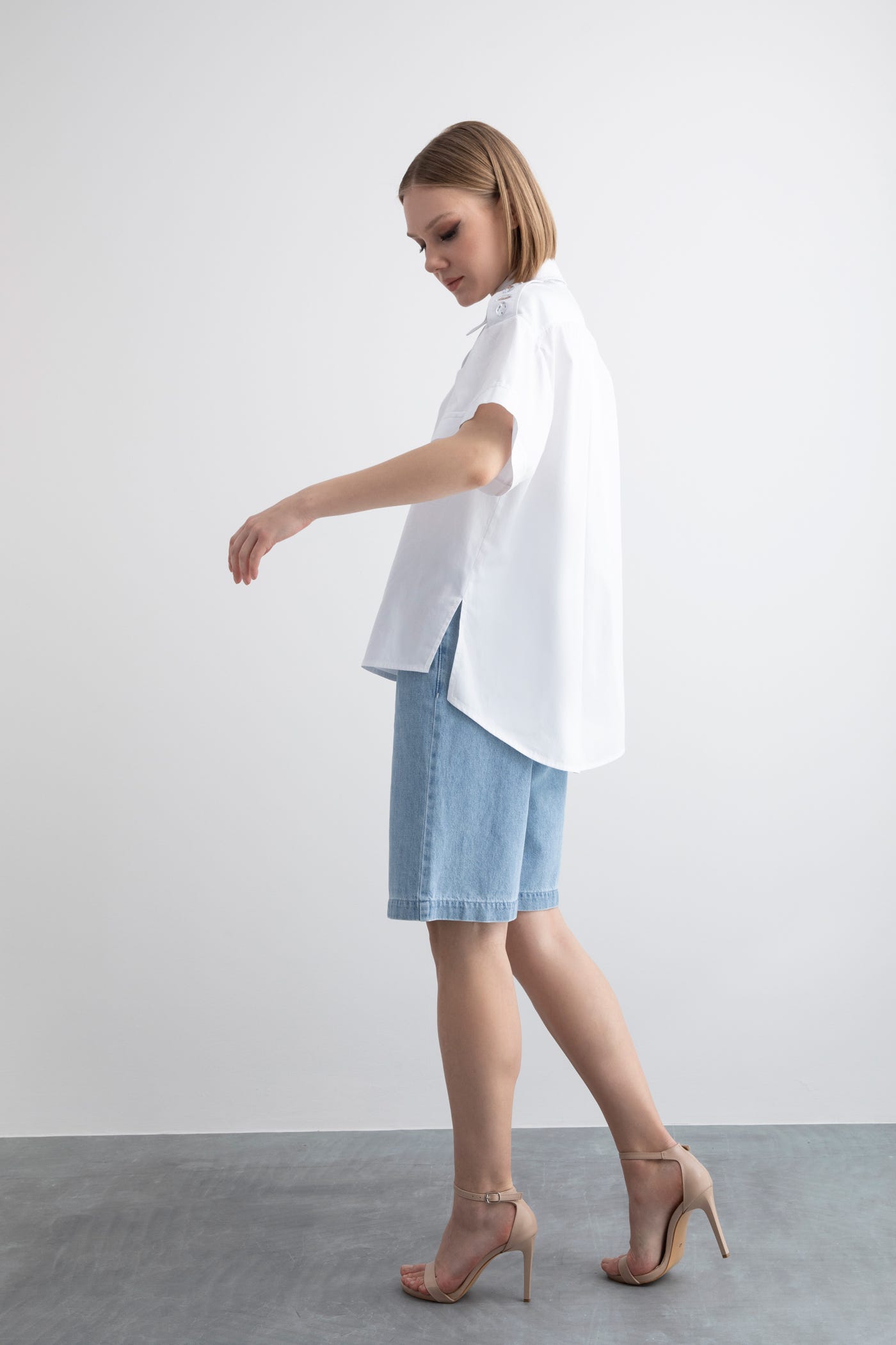 Apoletli Kristal Taşlı Cep Kontrast Dikiş Detaylı Oversize Gömlek