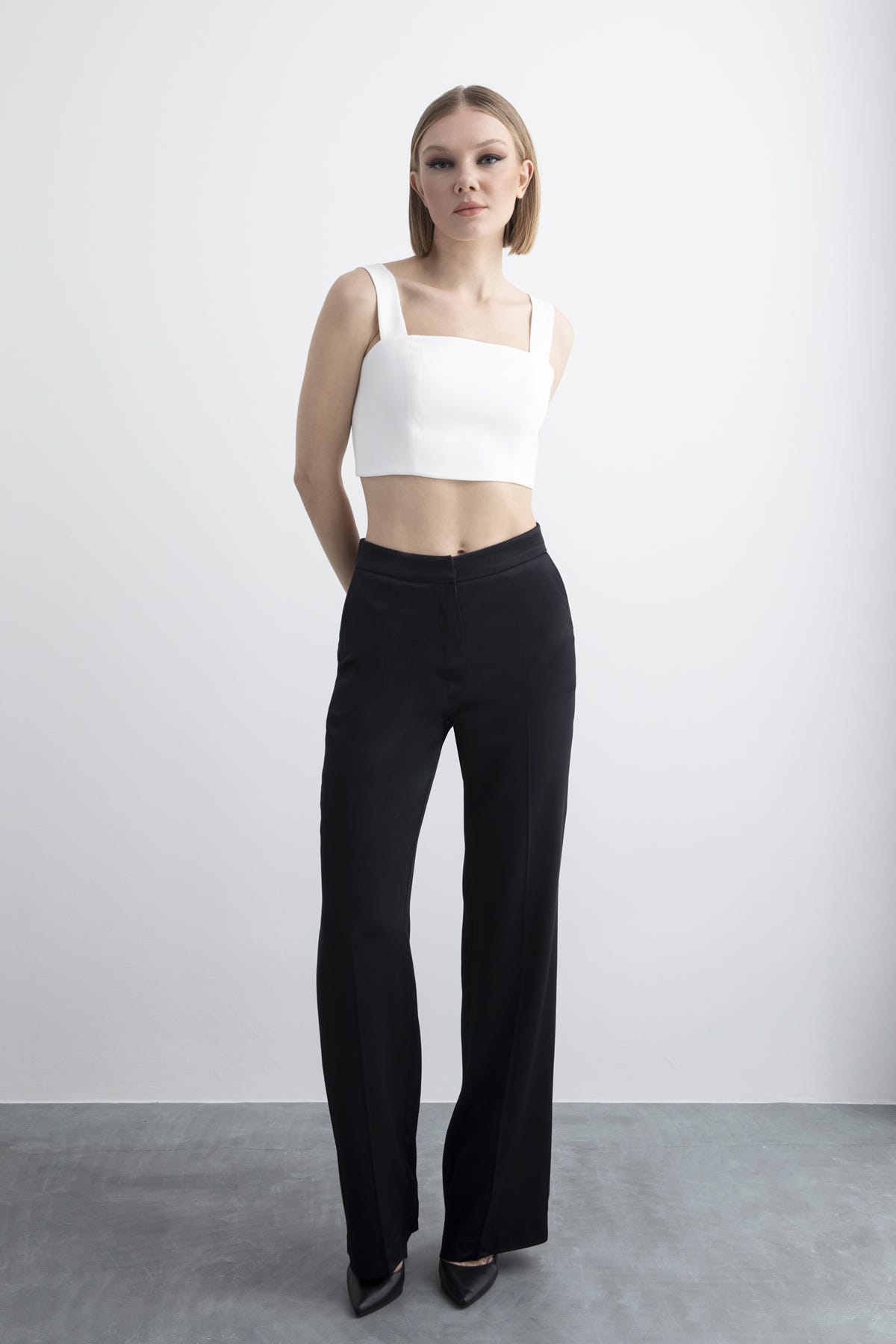 Kalın Askılı Crop Top