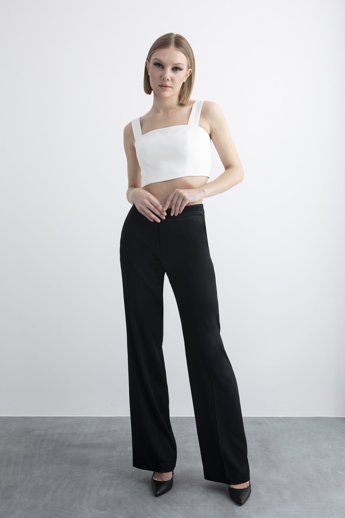 Kalın Askılı Crop Top