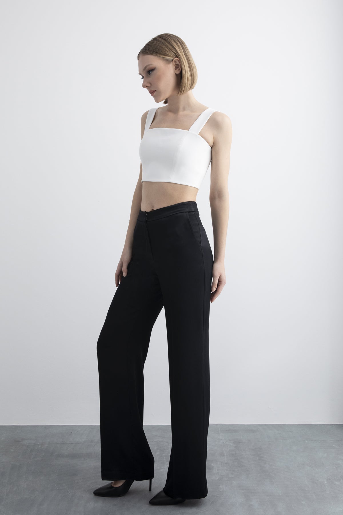 Kalın Askılı Crop Top
