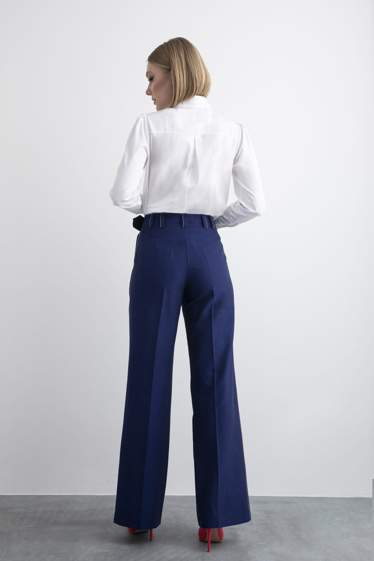 Kemer Detaylı Bol Paça Pantolon