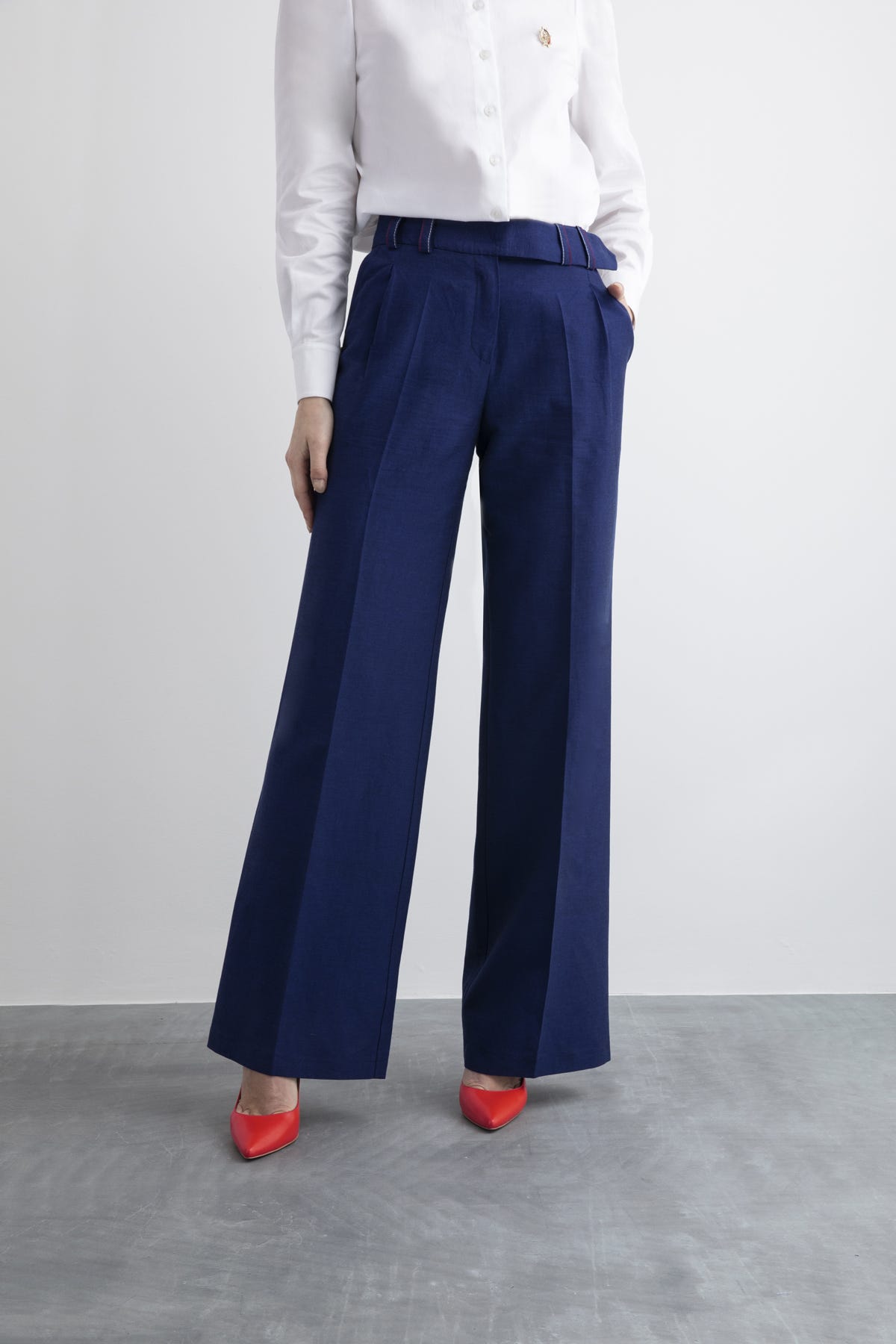 Kemer Detaylı Bol Paça Pantolon