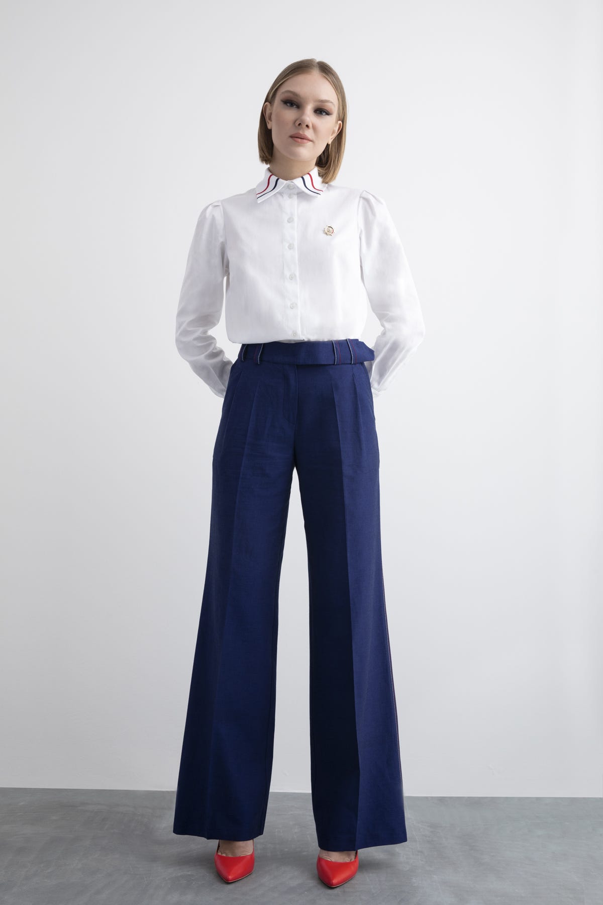 Kemer Detaylı Bol Paça Pantolon