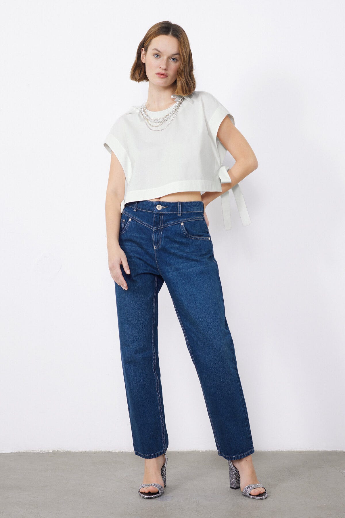 Çıkarılabilir Kolye Aksesuarlı Yandan Bağlama Detaylı Crop