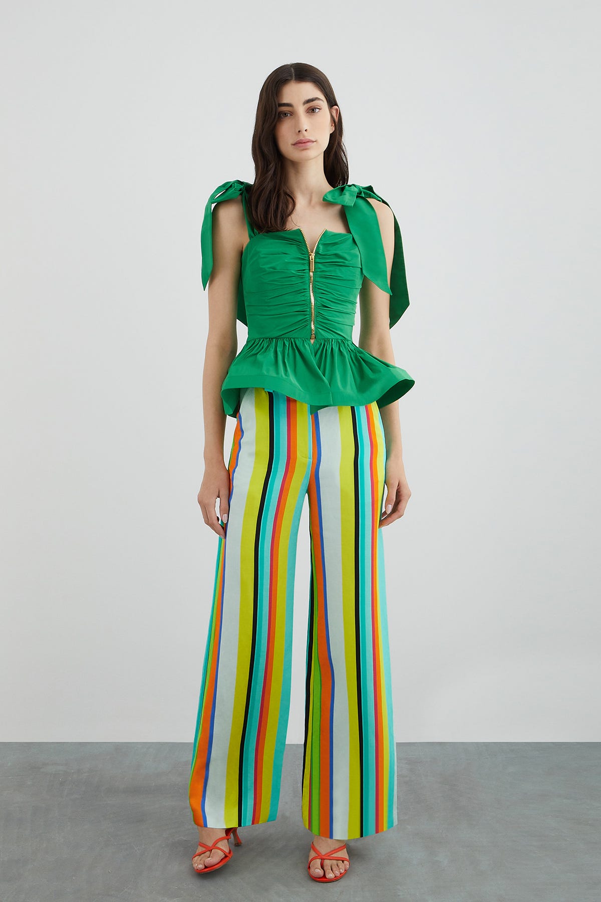 Omuzdan Bağlama Detaylı Önden Fermuarlı Tafta Bluz