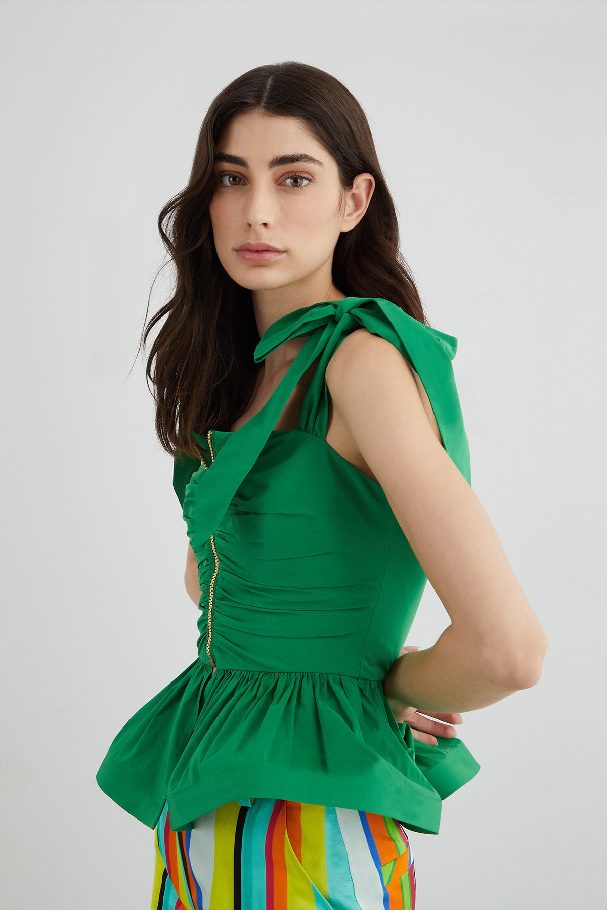 Omuzdan Bağlama Detaylı Önden Fermuarlı Tafta Bluz