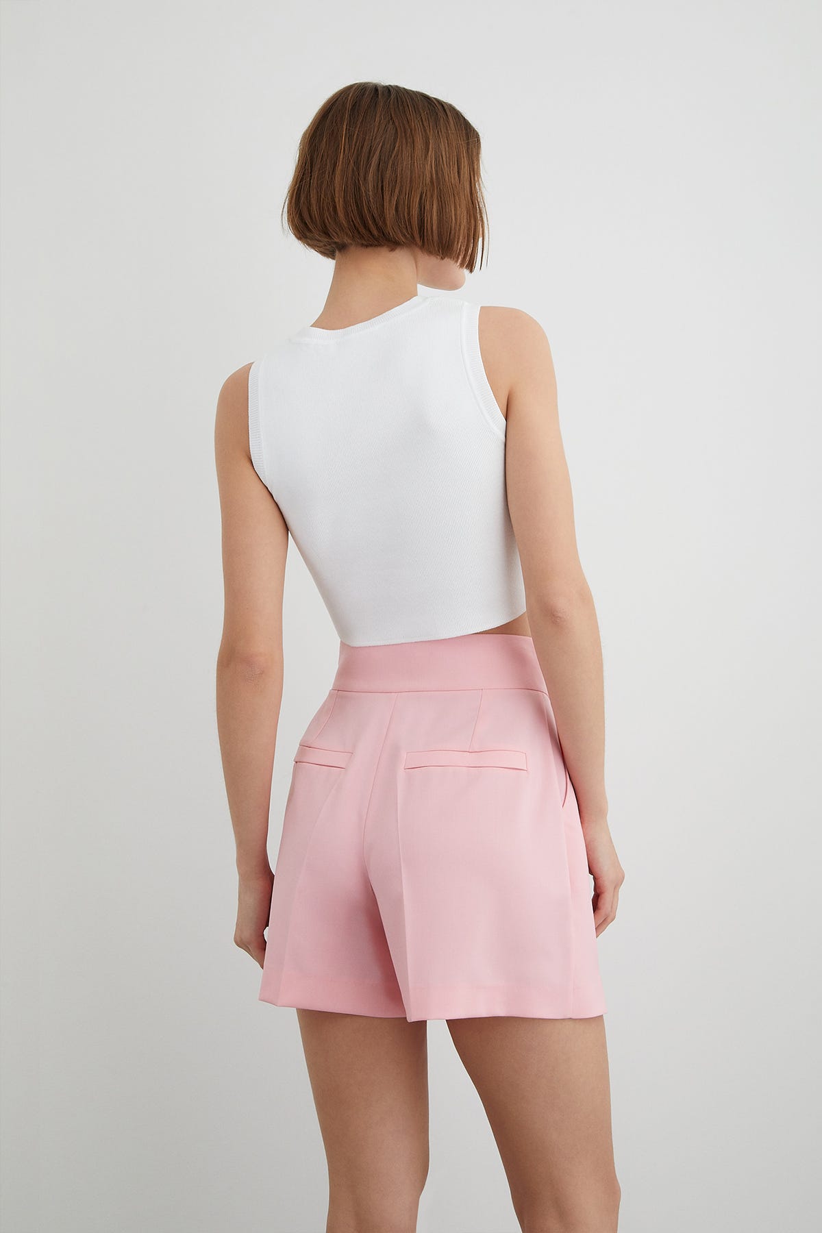 İncili Düğme Detaylı Şort Etek