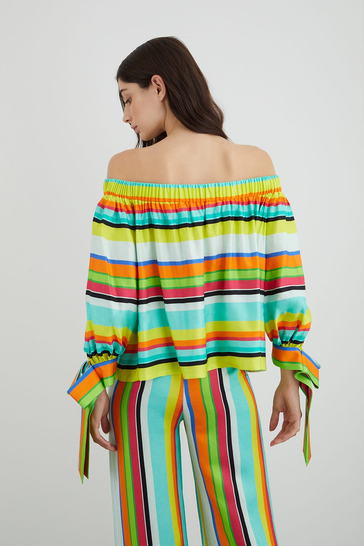 Kayık Yaka Manşet Detaylı Çizgili Bluz