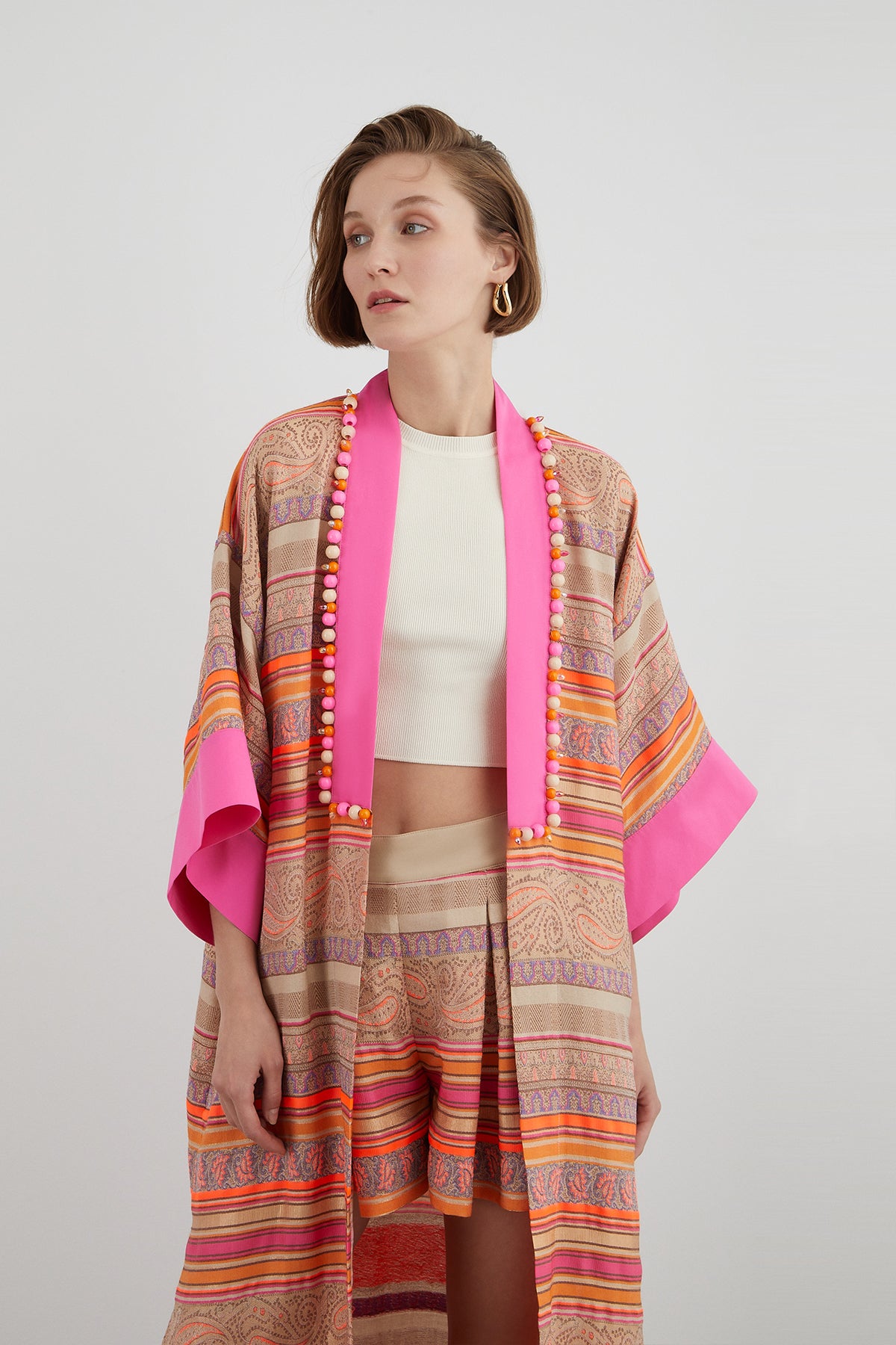 Yakası İşlemeli Kimono