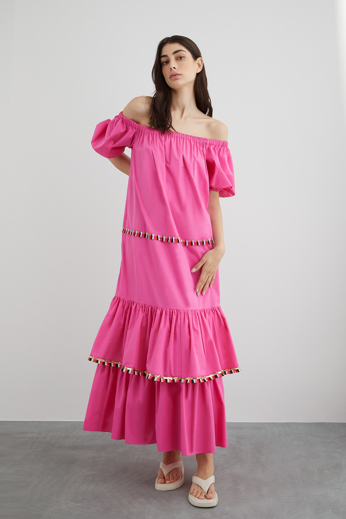 Çizgili Şerit Detaylı Kayık Yaka Poplin Uzun Elbise