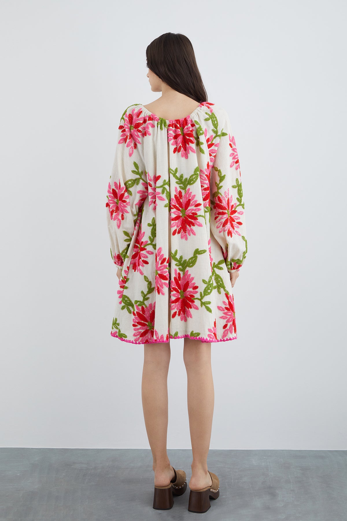 Çiçek Desenli Kısa Boy Bol Elbise