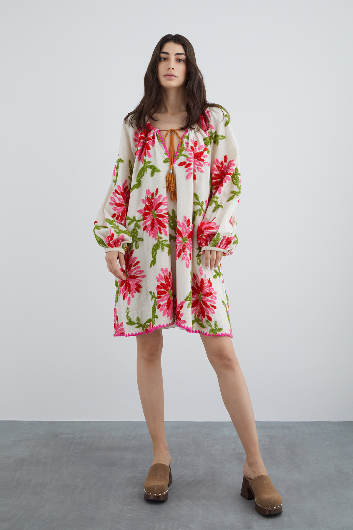 Çiçek Desenli Kısa Boy Bol Elbise