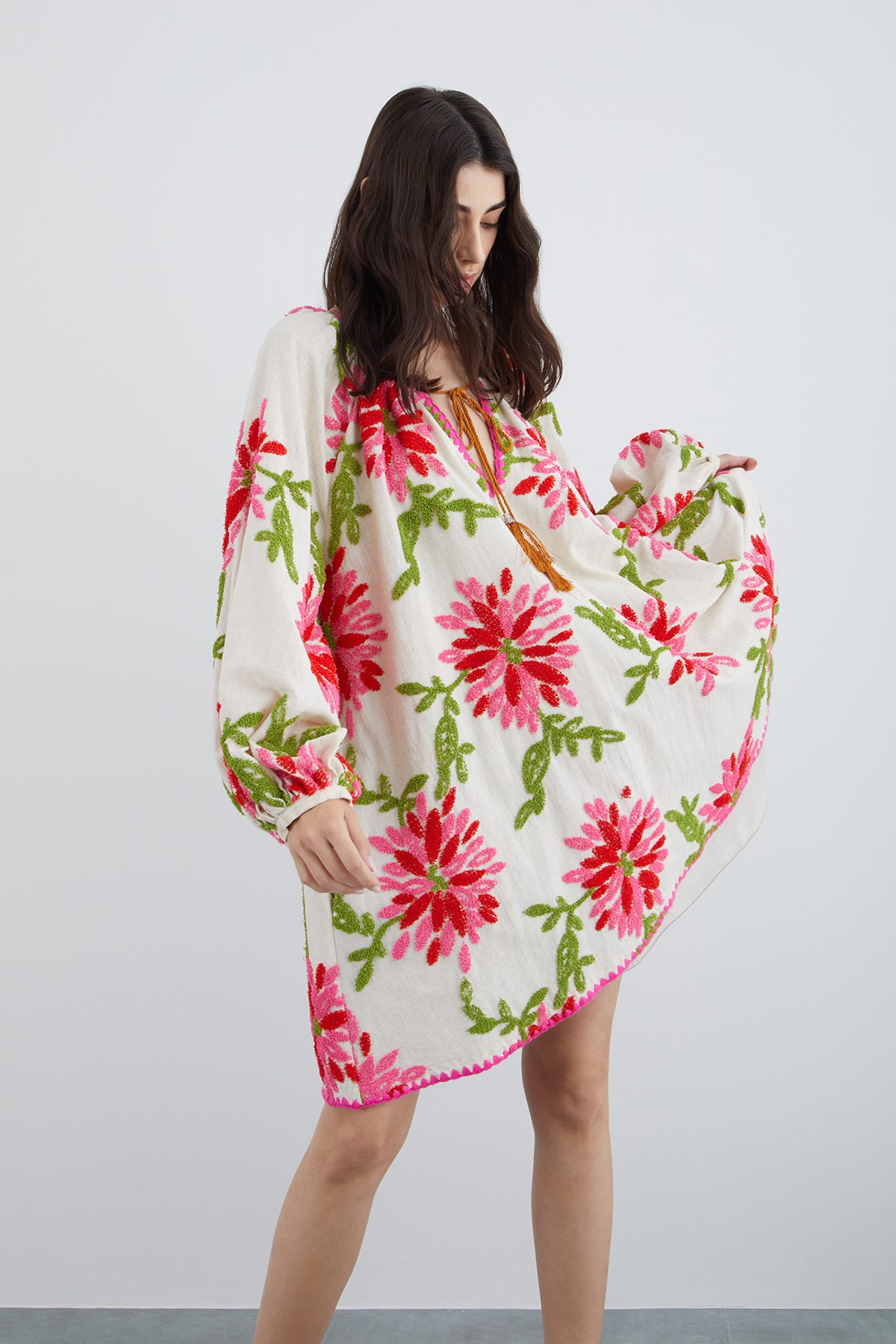 Çiçek Desenli Kısa Boy Bol Elbise