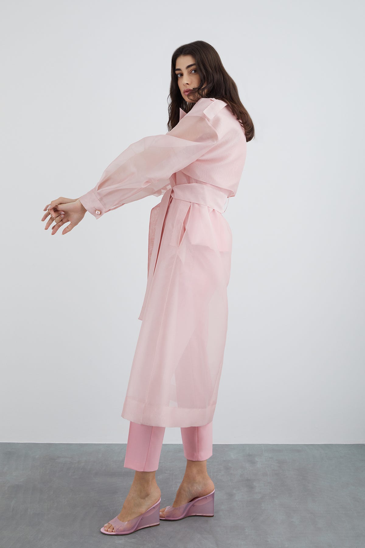 İnci Düğme Detaylı Uzun Organze Ceket