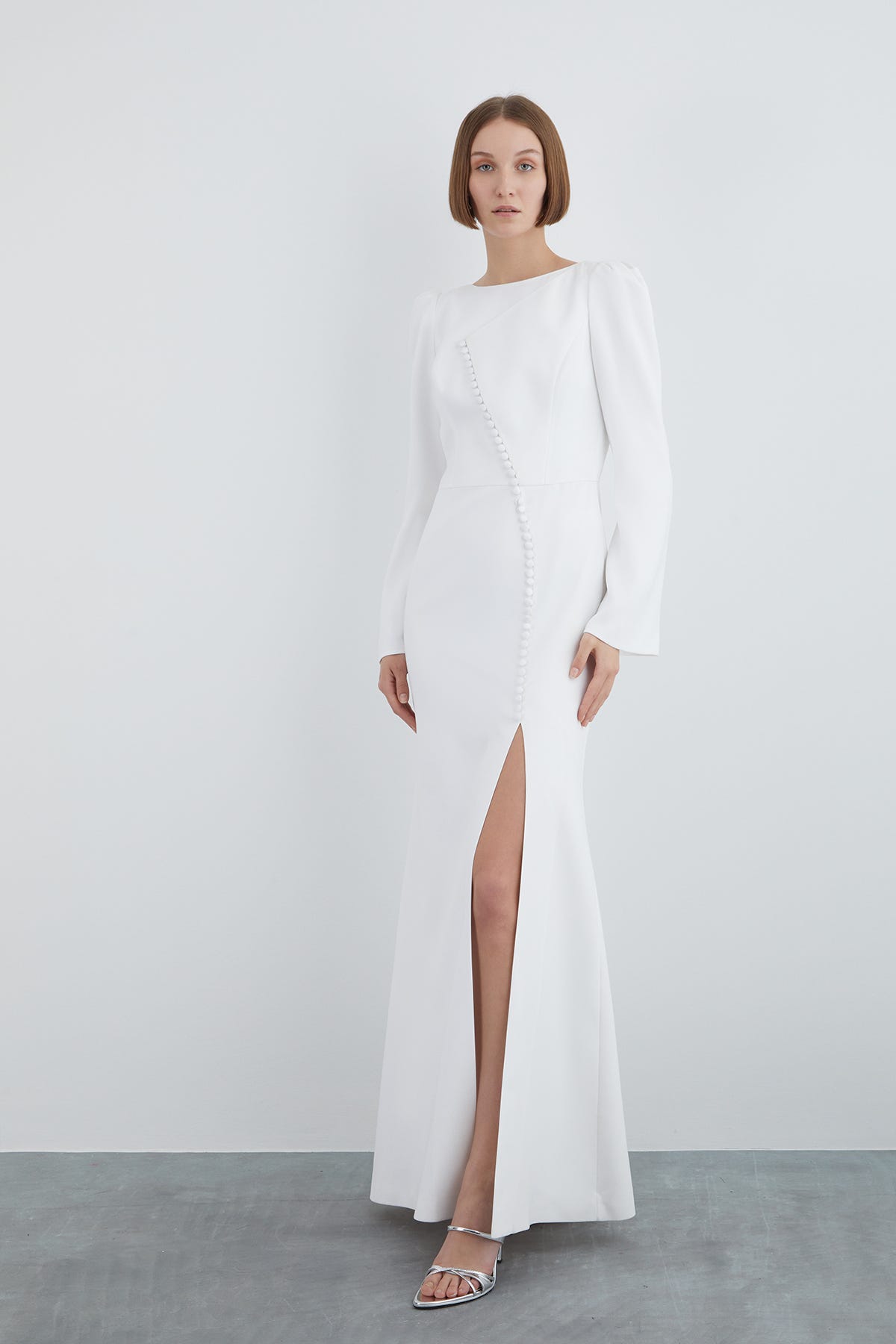 Düğme Detaylı Kol Üstü Büzgülü Yırtmaçlı Balık Form Uzun Elbise