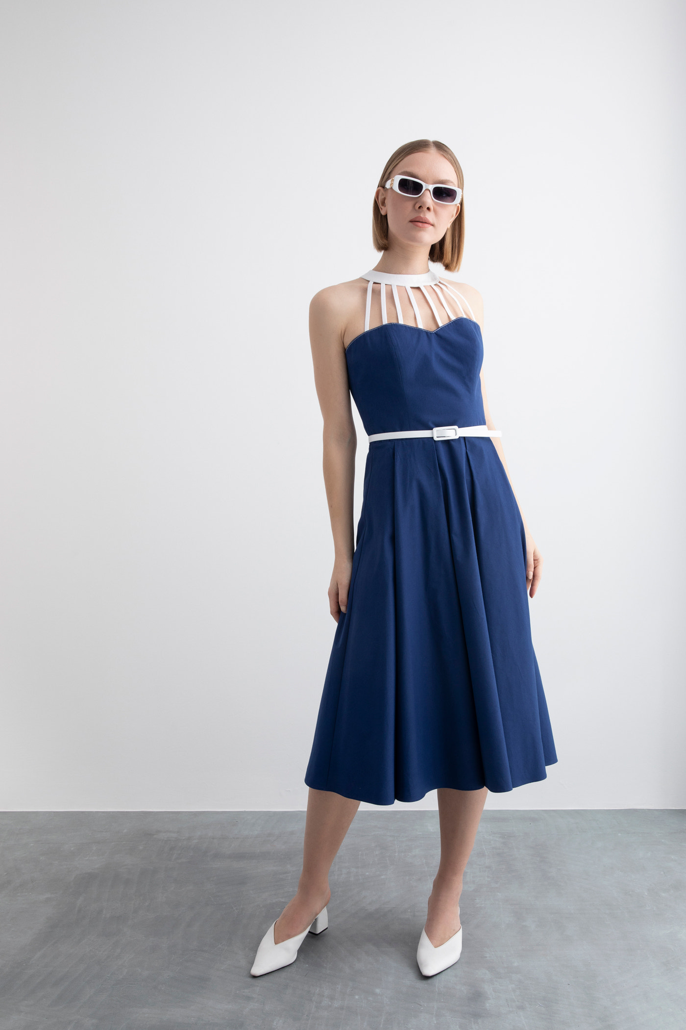 Kemerli Korse Görünümlü Kloş Etekli Midi Boy Pamuk Elbise