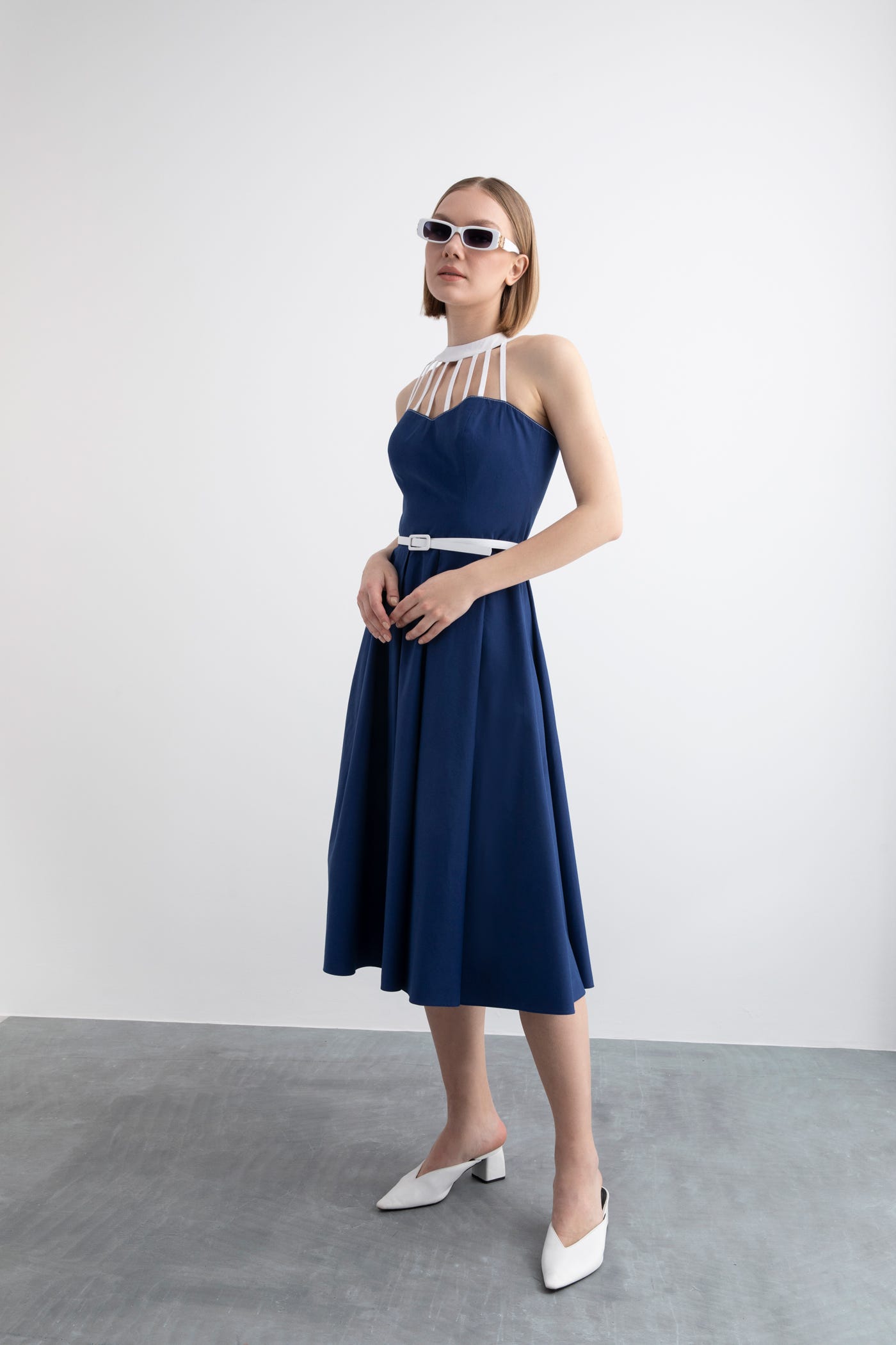 Kemerli Korse Görünümlü Kloş Etekli Midi Boy Pamuk Elbise