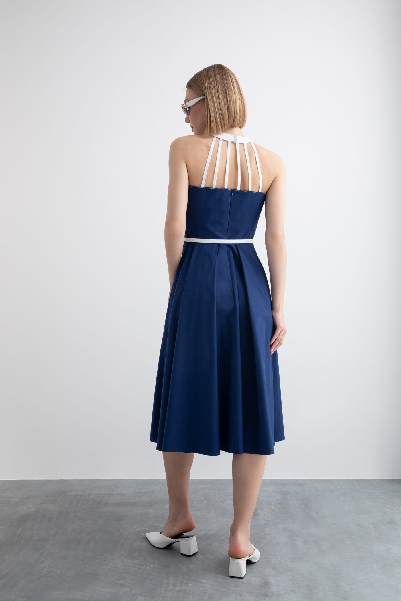 Kemerli Korse Görünümlü Kloş Etekli Midi Boy Pamuk Elbise