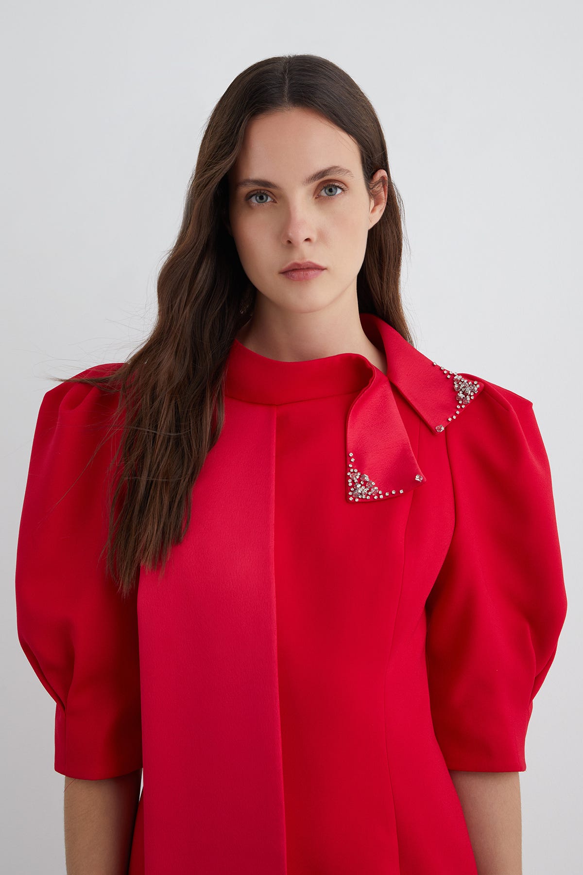 İşleme Detay Önü Yırtmaçlı Karpuz Kollu Midi Boy Elbise