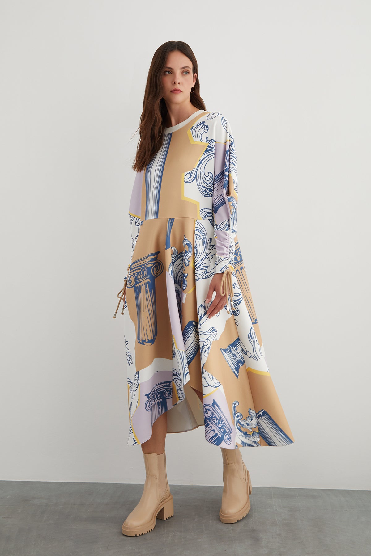 Özel Desenli Kolu Büzülebilir Midi Elbise