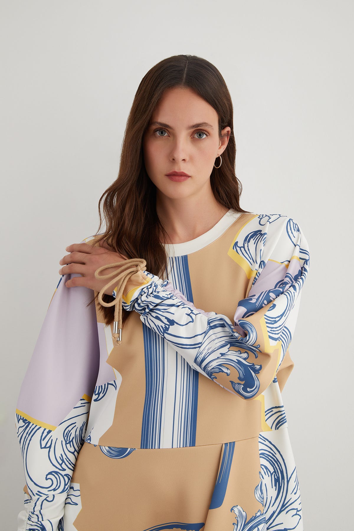 Özel Desenli Kolu Büzülebilir Midi Elbise