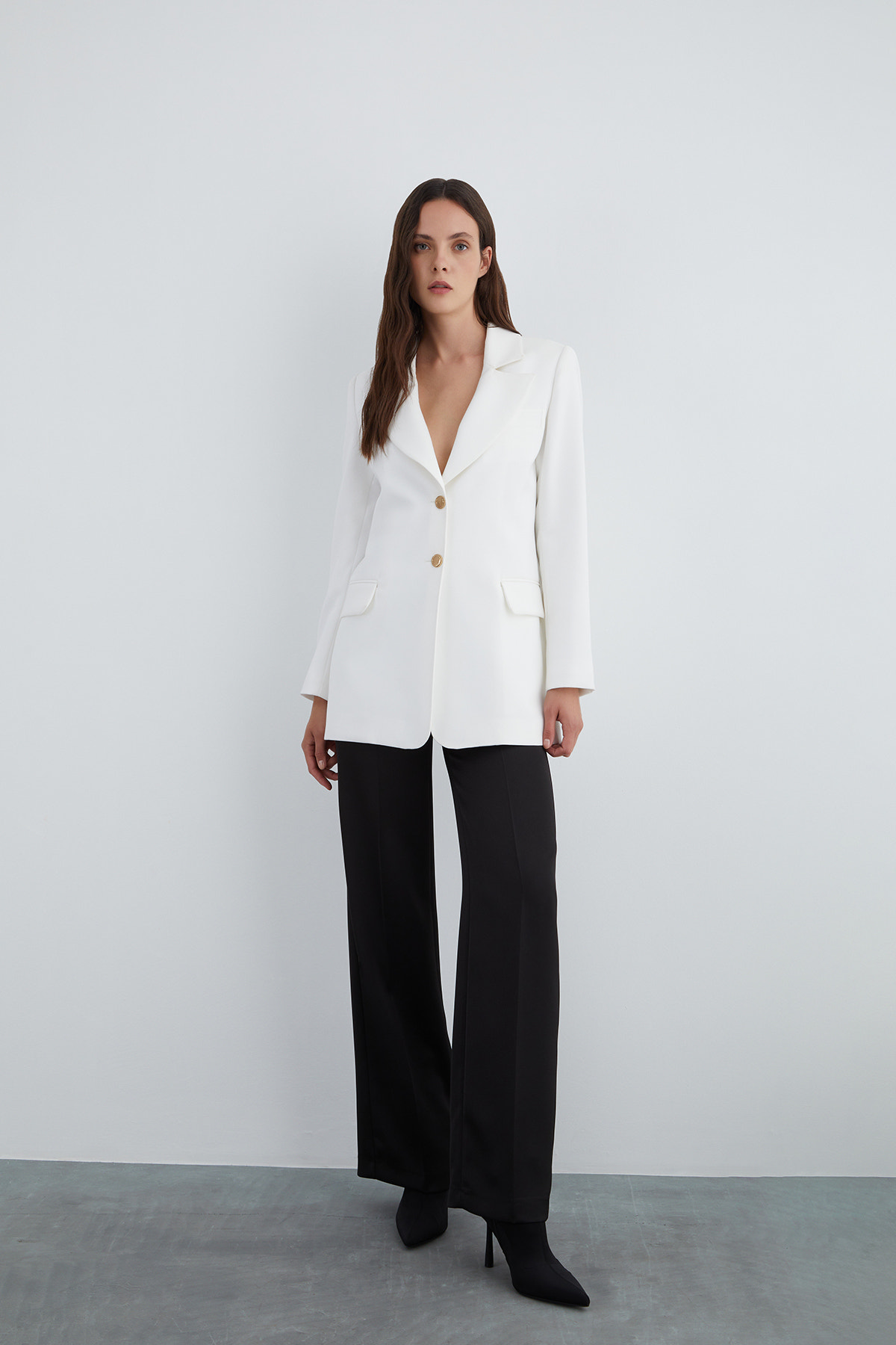 Düğme Detaylı Uzun Kollu Ceket