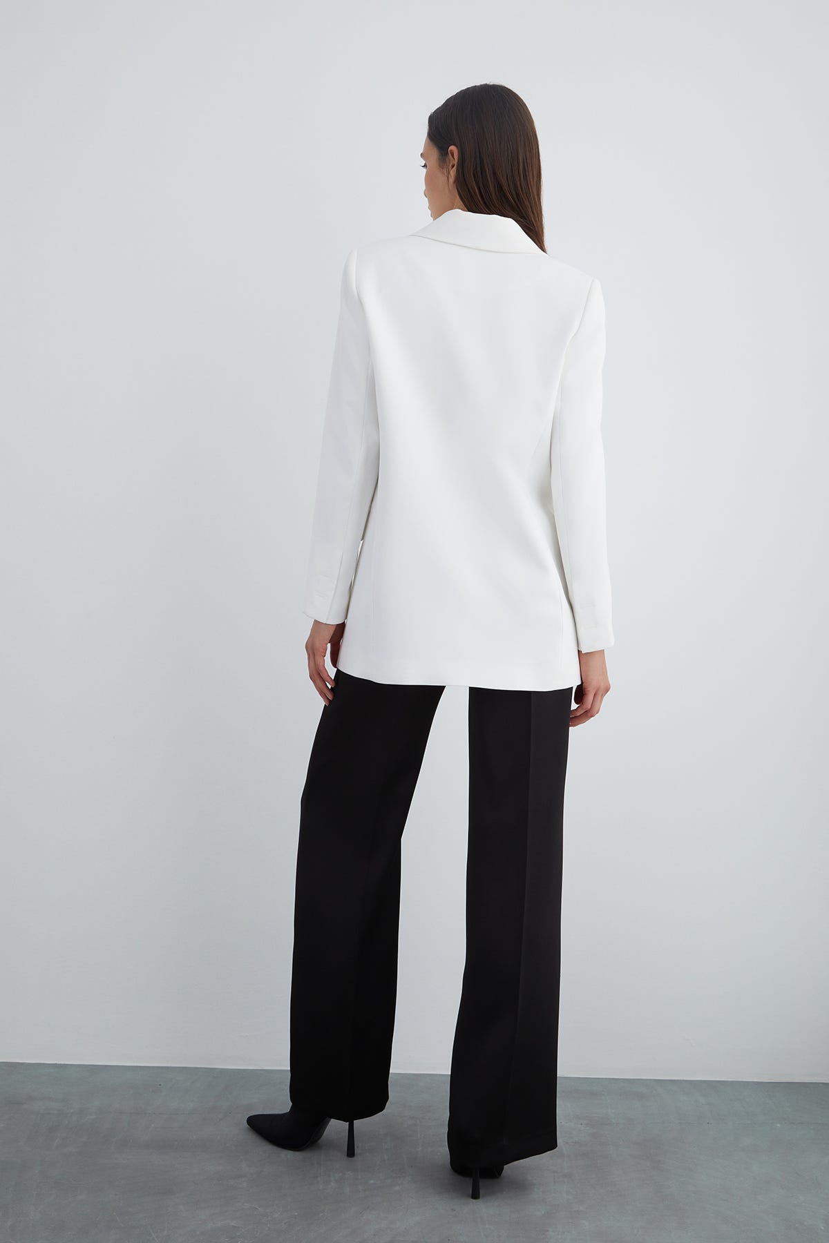 Düğme Detaylı Uzun Kollu Ceket