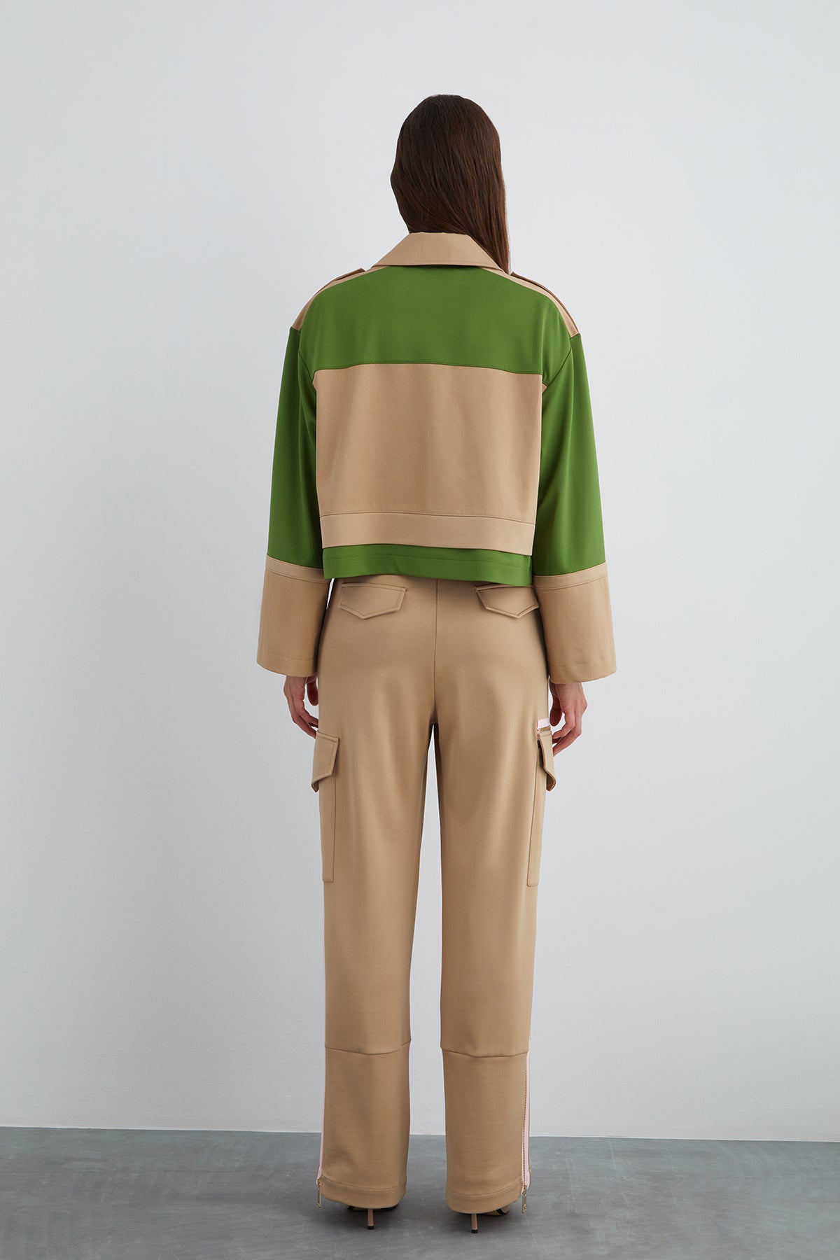 Metal Aksesuar Ve Etiket Detaylı Kutu Form Ceket