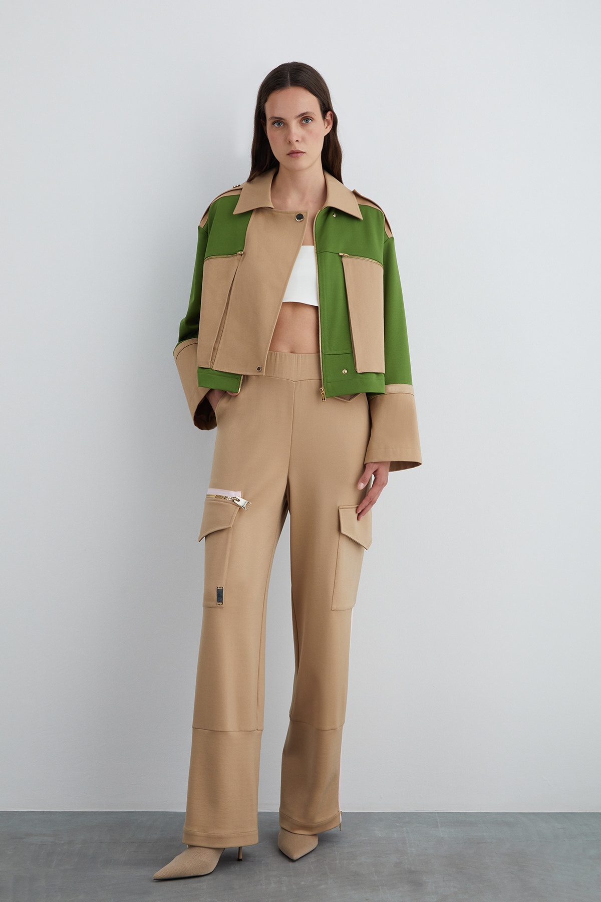 Metal Aksesuar Ve Etiket Detaylı Kutu Form Ceket