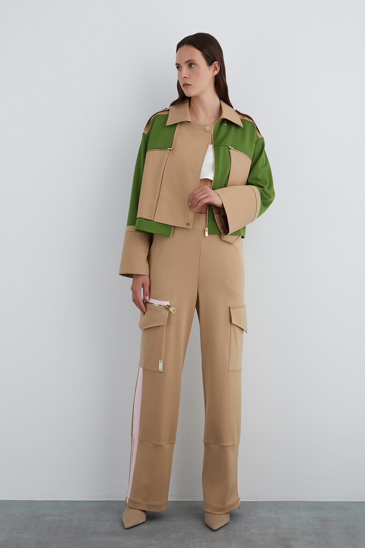 Metal Aksesuar Ve Etiket Detaylı Kutu Form Ceket