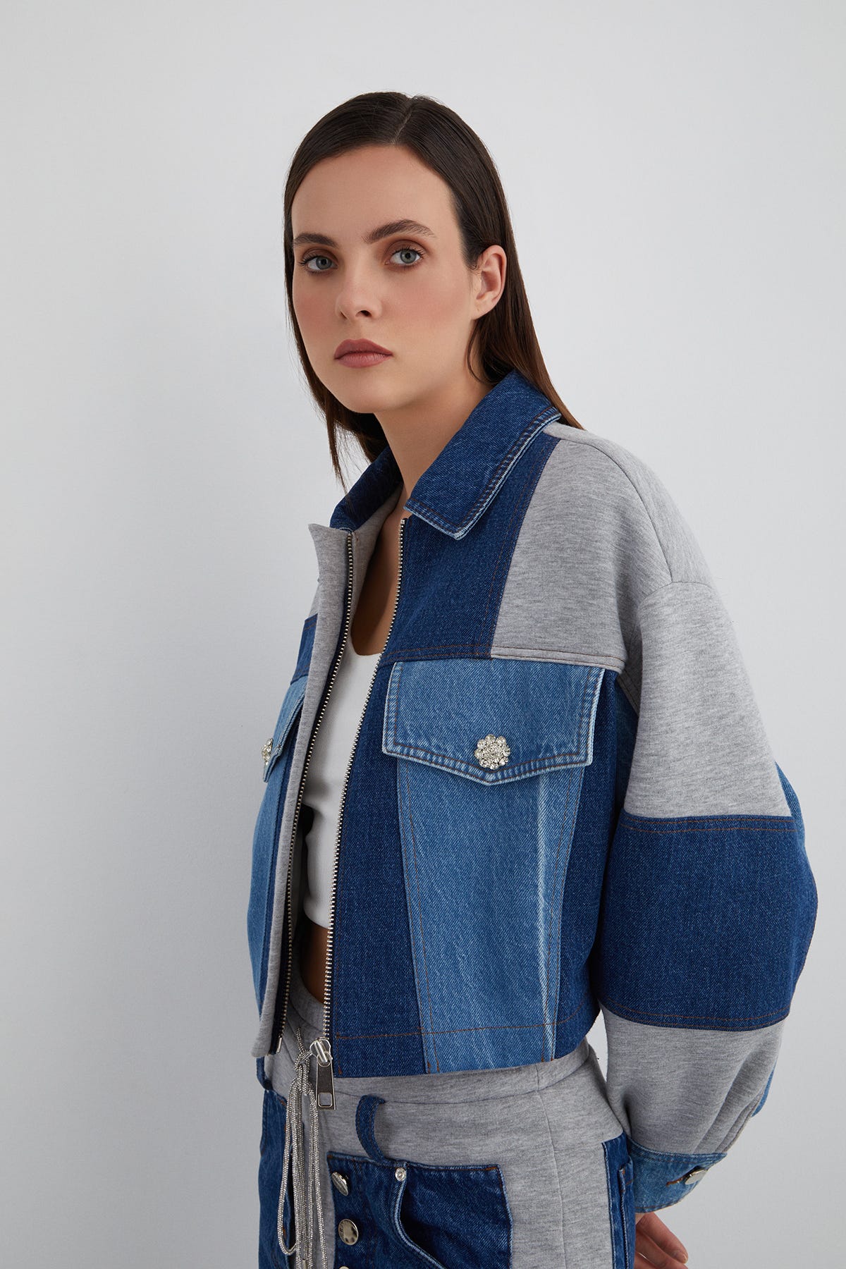 Arka Beden Etiket Ve Taşlı Düğme Detaylı Jean Garnili Ceket