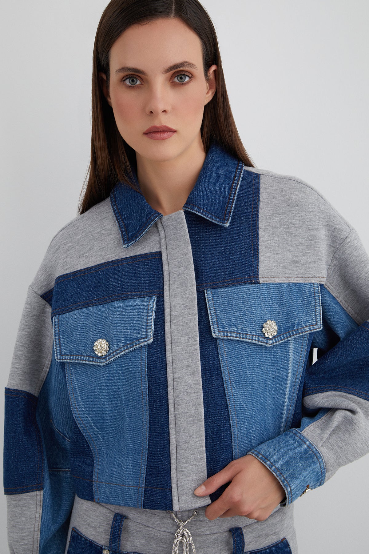 Arka Beden Etiket Ve Taşlı Düğme Detaylı Jean Garnili Ceket