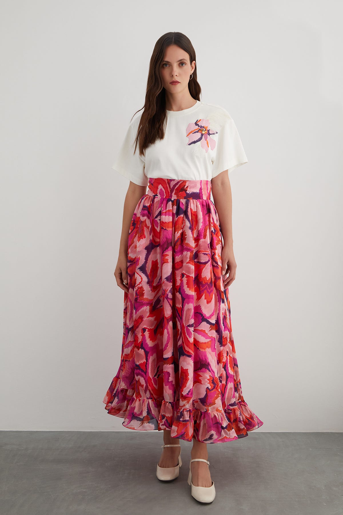 Etek Ucu Volanlı Desenli Şifon Etek