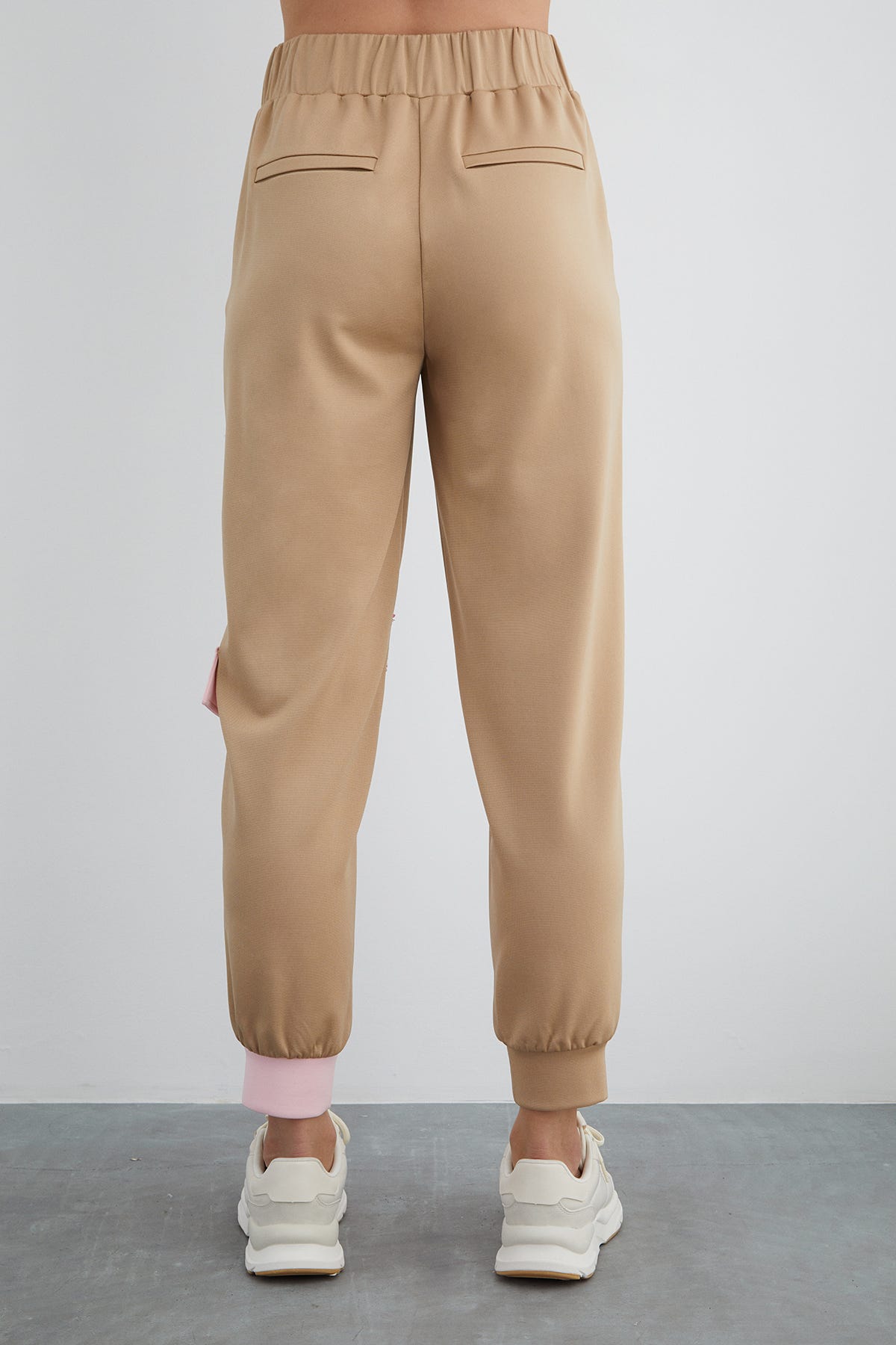 Payet Detaylı Tek Tarafı Şeritli Eşofman Altı