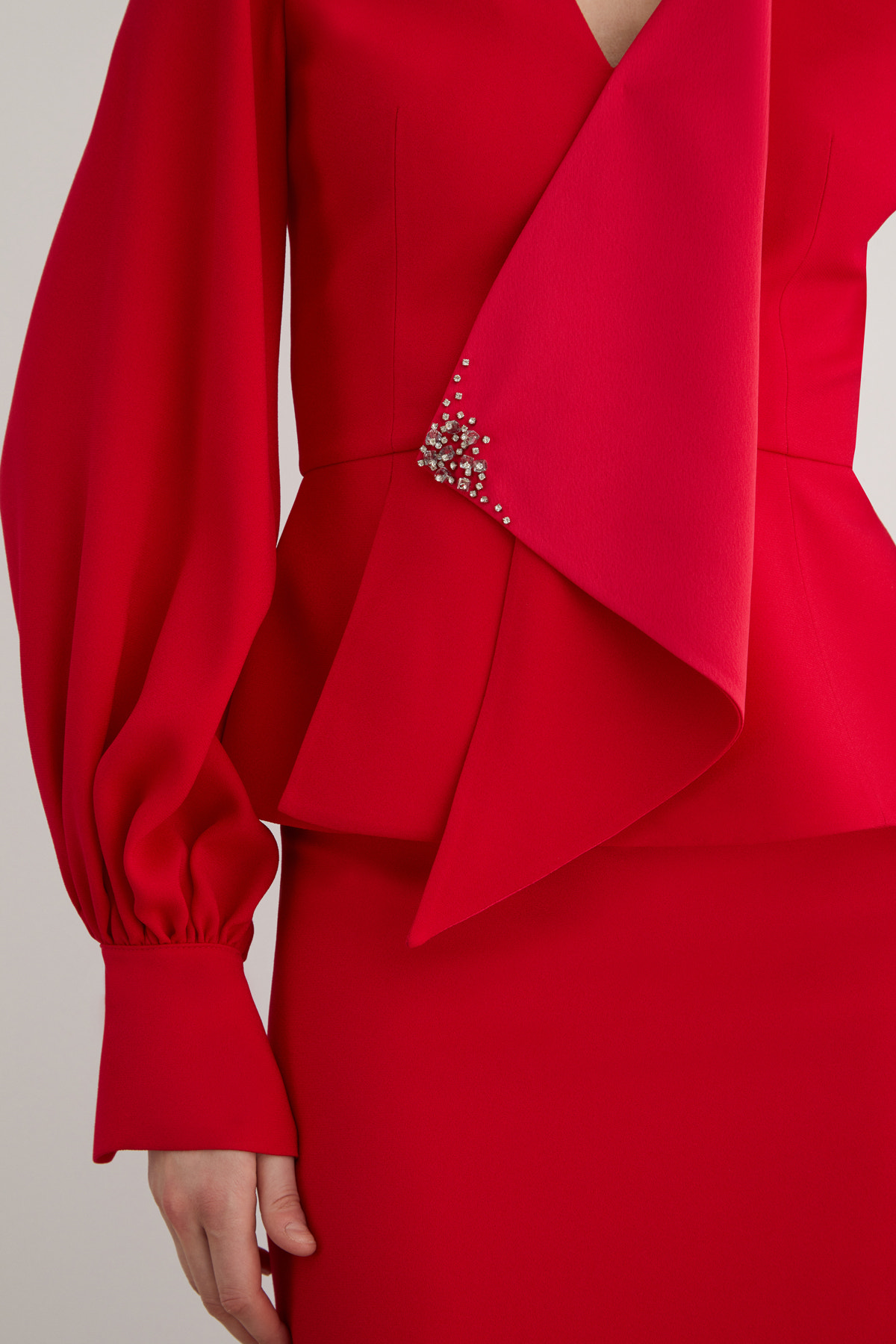 İşleme Detaylı Arkası Fermuarlı Bluz