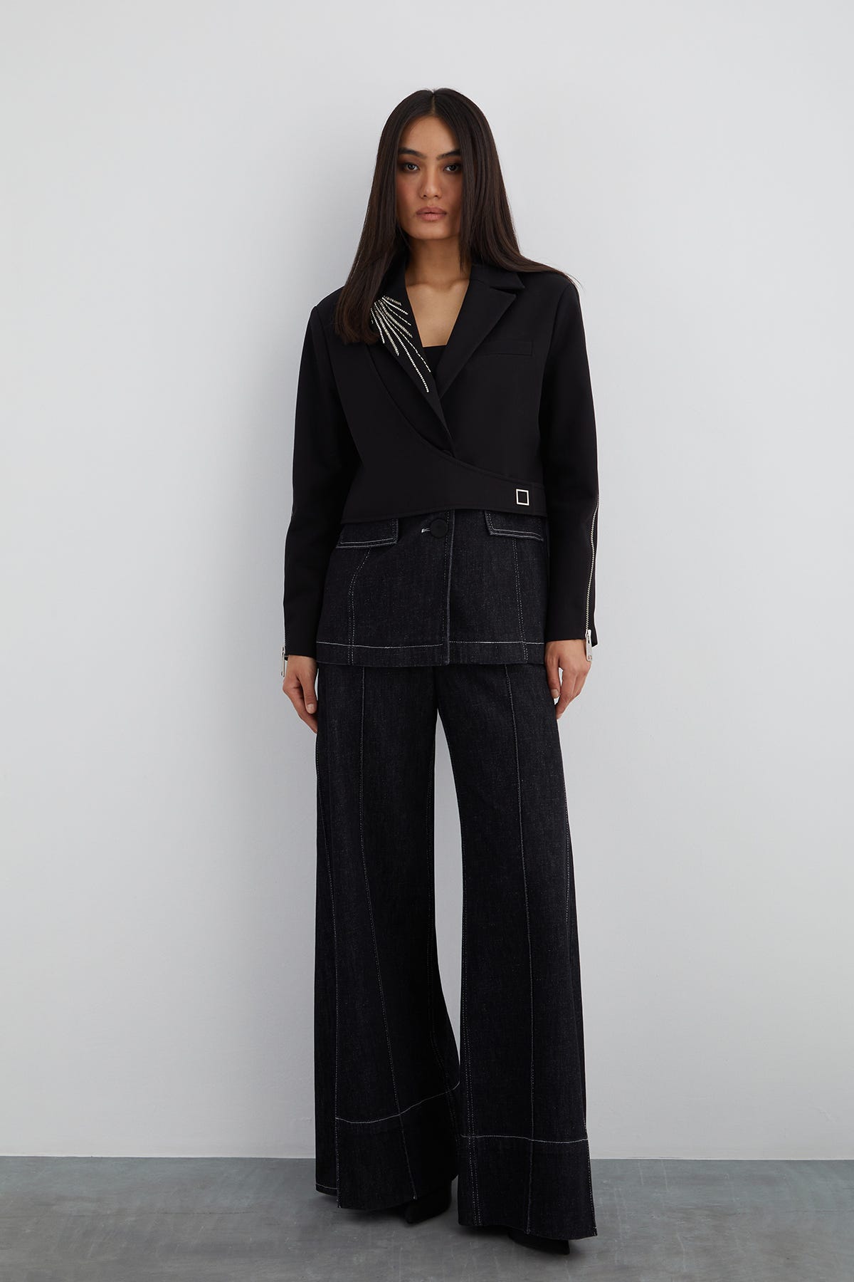 Yakası İşleme Detaylı Alt Beden Jean Garnili Üst Parça Çıtçıt Kapama Ceket