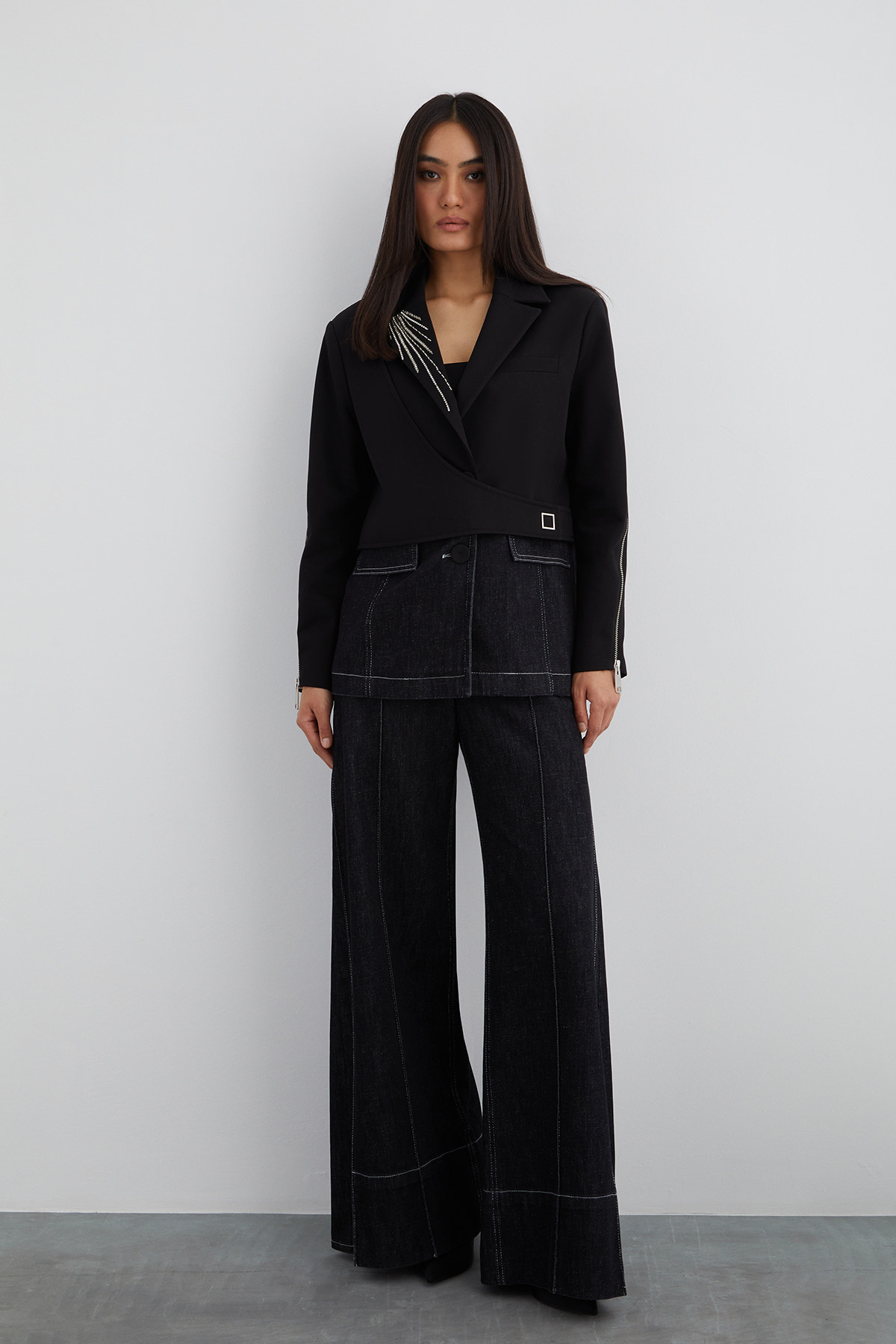 Yakası İşleme Detaylı Alt Beden Jean Garnili Üst Parça Çıtçıt Kapama Ceket