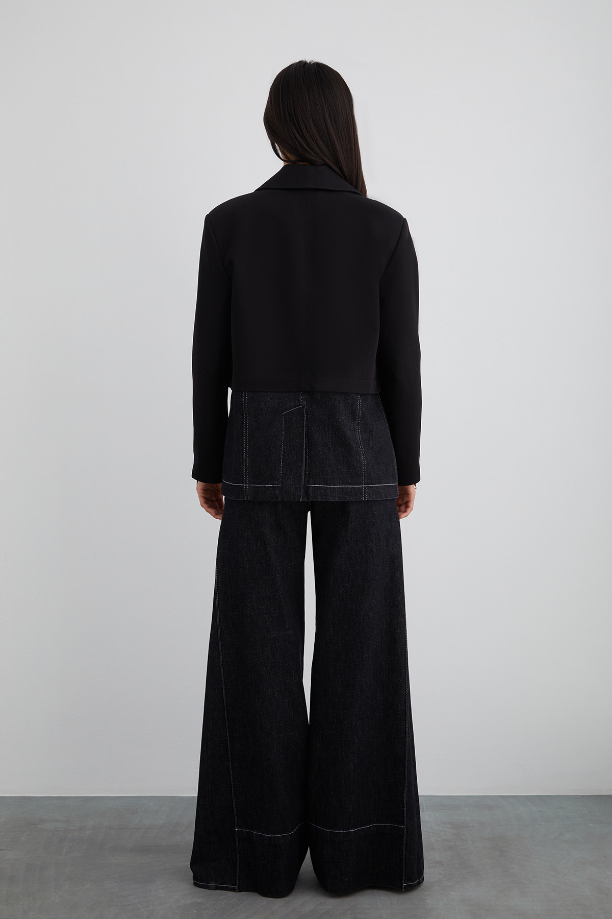 Yakası İşleme Detaylı Alt Beden Jean Garnili Üst Parça Çıtçıt Kapama Ceket