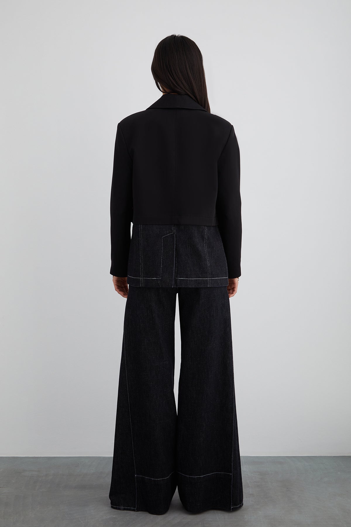 Yakası İşleme Detaylı Alt Beden Jean Garnili Üst Parça Çıtçıt Kapama Ceket