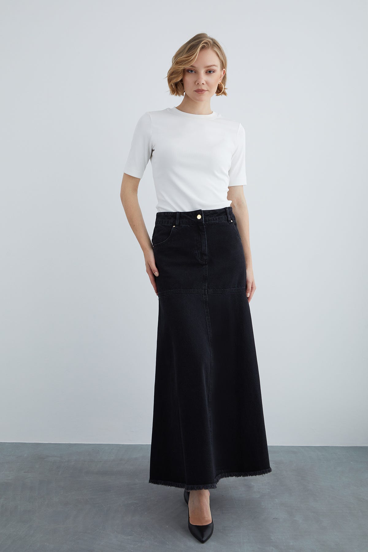 Üçgen Cepli Bilek Boy Kot Etek