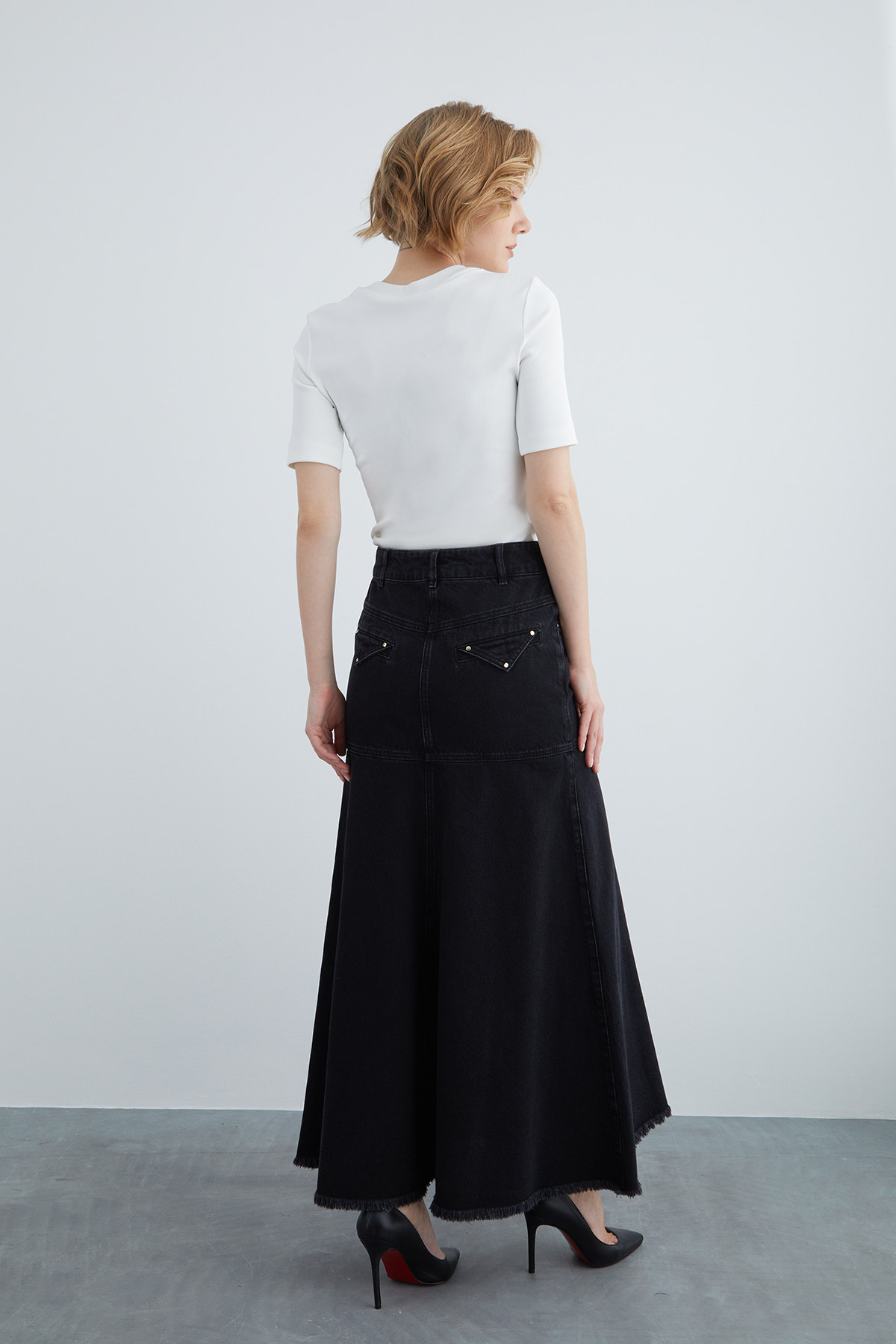 Üçgen Cepli Bilek Boy Kot Etek