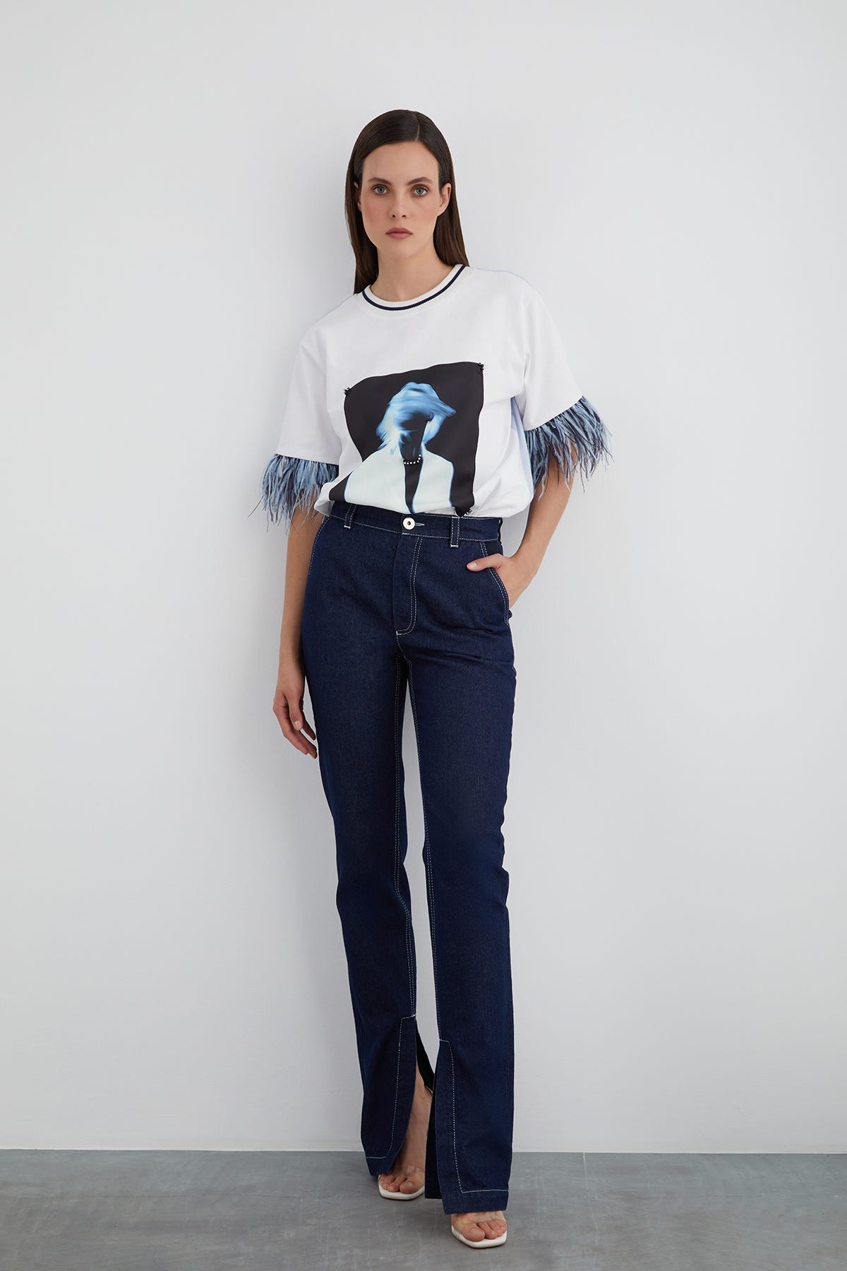 Arka Cep Nakış Detaylı İç Paça Yırtmaçlı Jean Pantolon