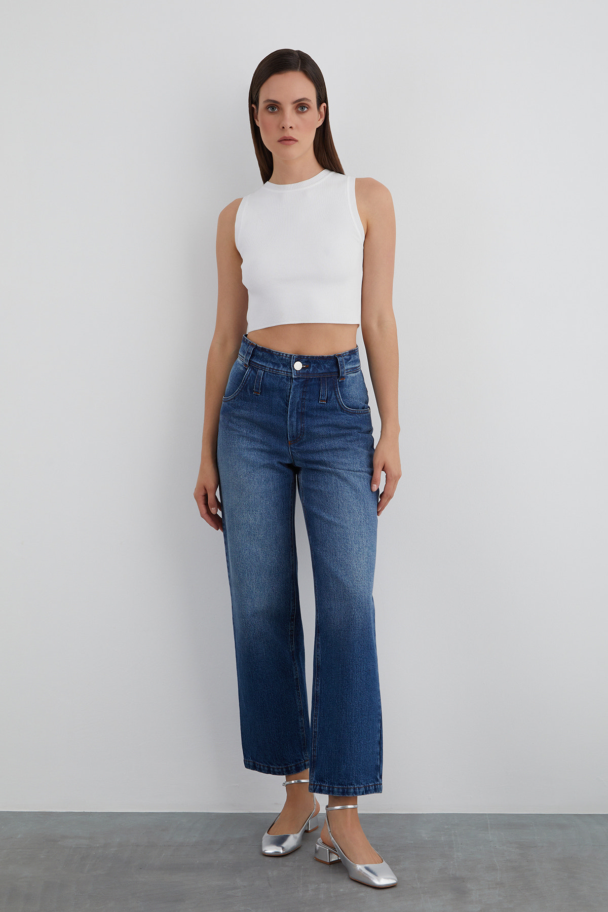 Metal Aksesuar Detaylı Boru Paça Jean Pantolon